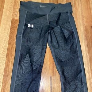 Gray Under Armour Capri leggings size large
